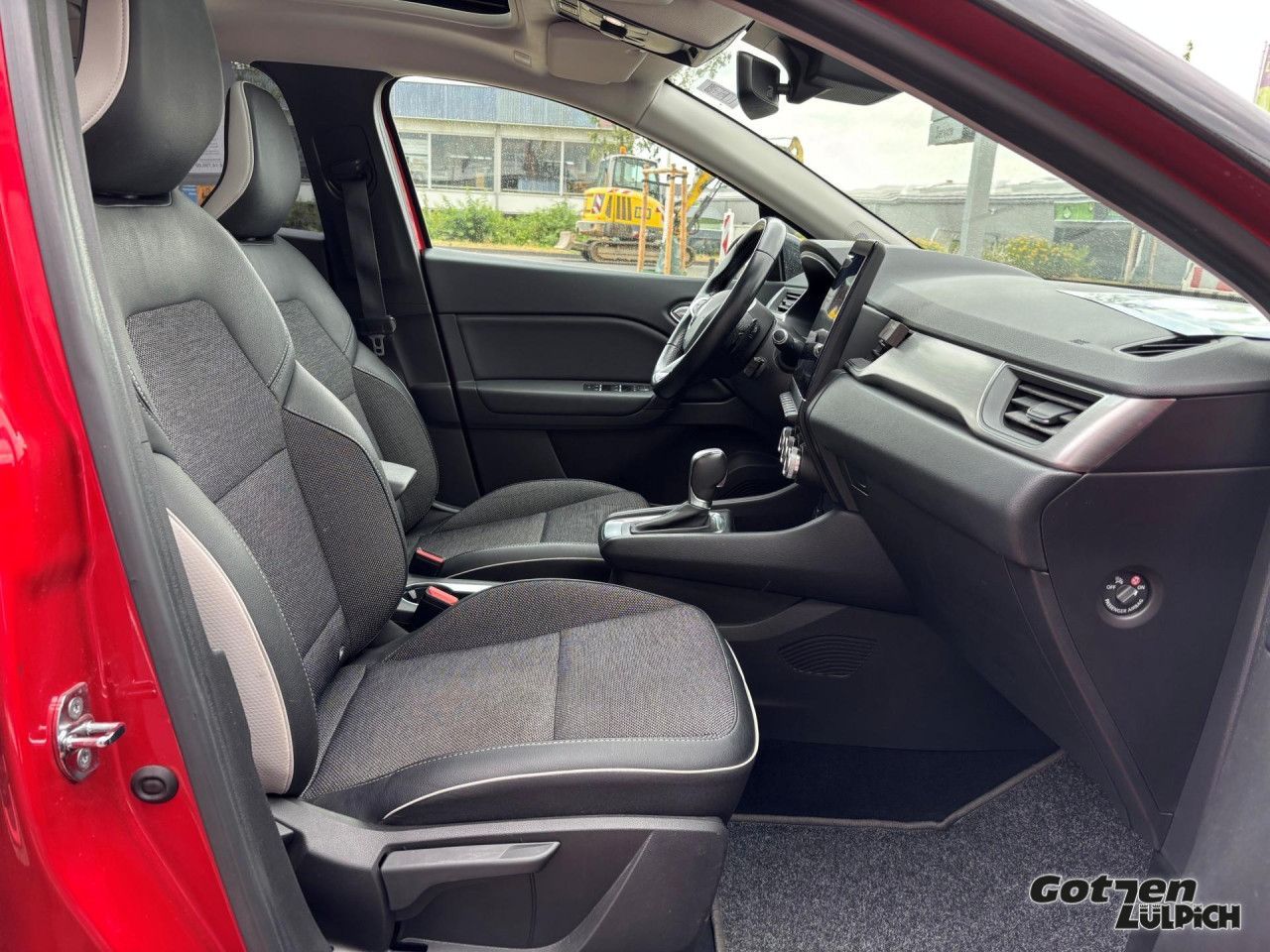 Fahrzeugabbildung Renault Captur II 1.3 TCe 130 Intens Klima SD PDC Navi