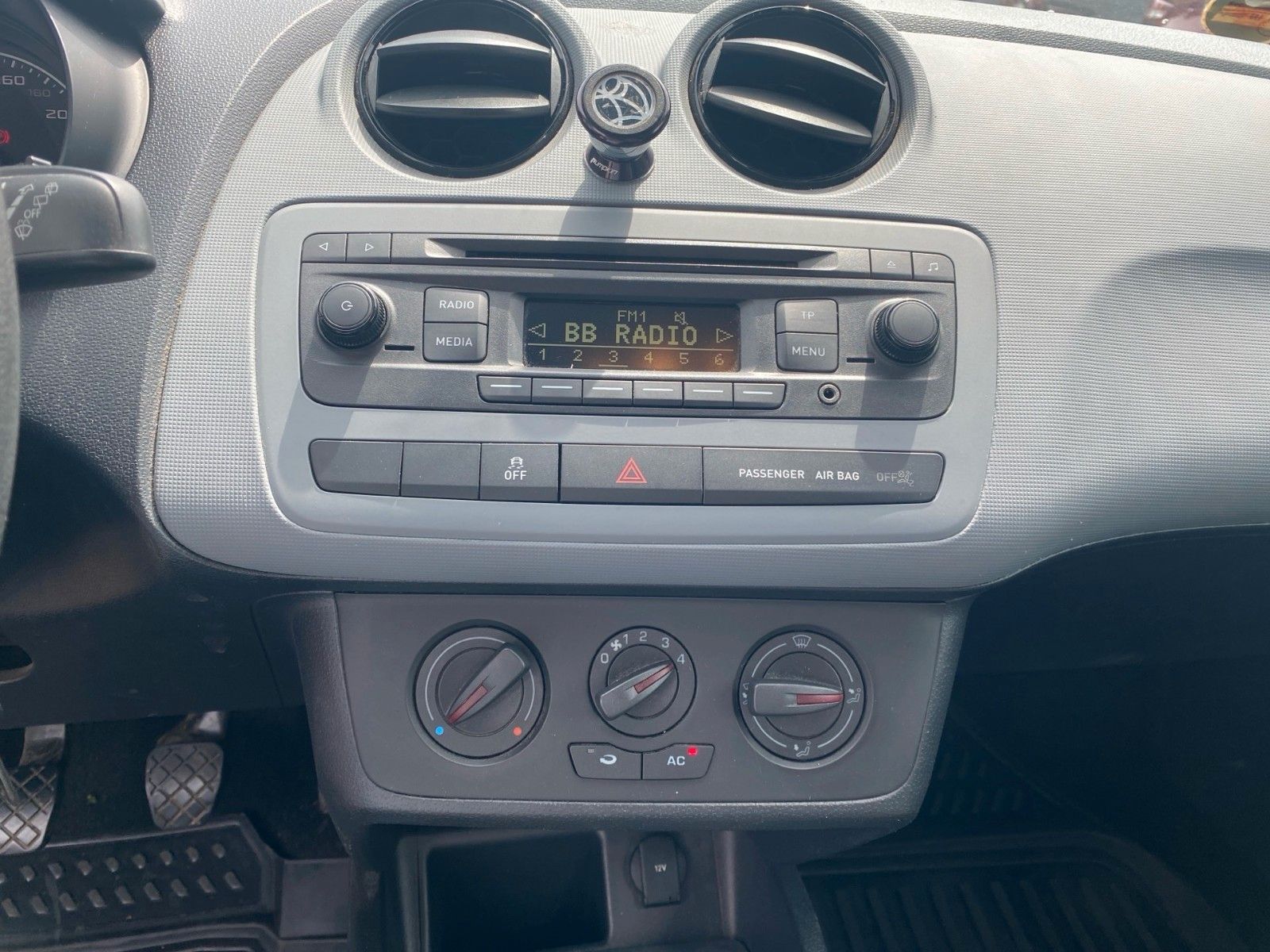 SEAT Ibiza SC Reference Salsa Klima – Bild 13
