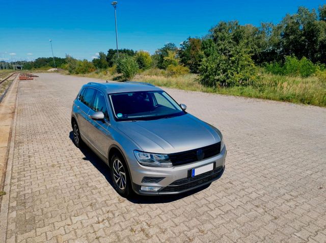 VW VW Tiguan Sound 2018 Navi LED ACC CarPlay ...