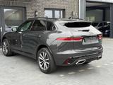 Jaguar F-Pace R-Dynamic SE AWD Blackback*360°Kam*TOP*1H - Jaguar F-Pace mit Schiebedach