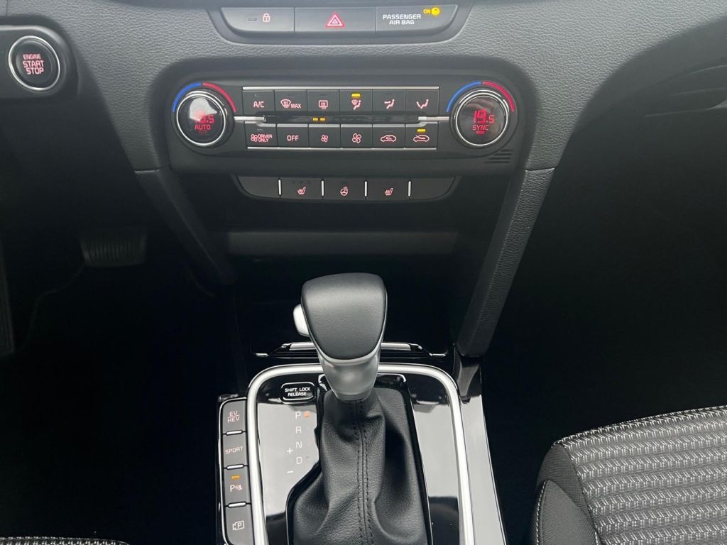 Fahrzeugabbildung Kia Ceed SW 1.6 GDI DCT OPF Plug-in-Hybrid Spirit