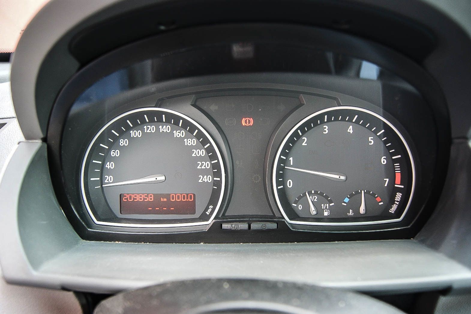 Fahrzeugabbildung BMW X3 3.0i  LEDER XENON NAVI SPORT-FW = aus 1.HAND=
