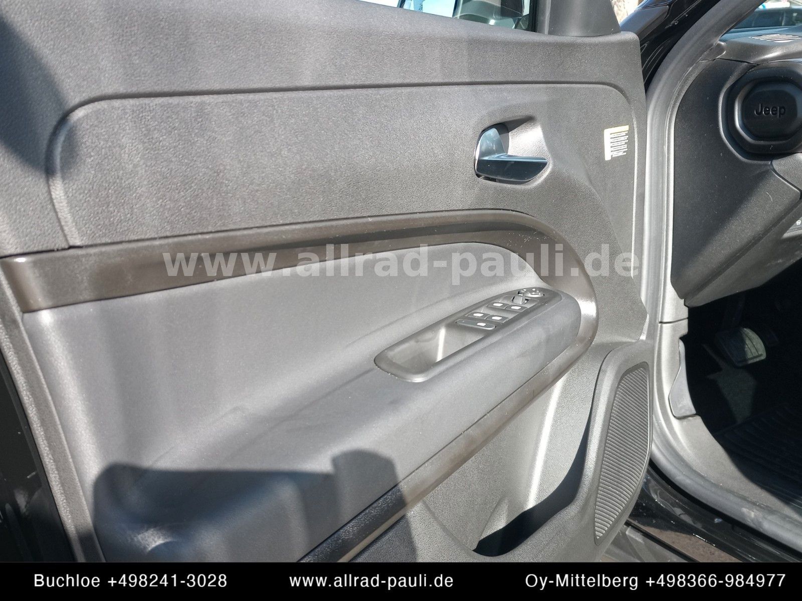 Jeep Avenger 1.2 e-hybrid Black Edition | ALLWETTER