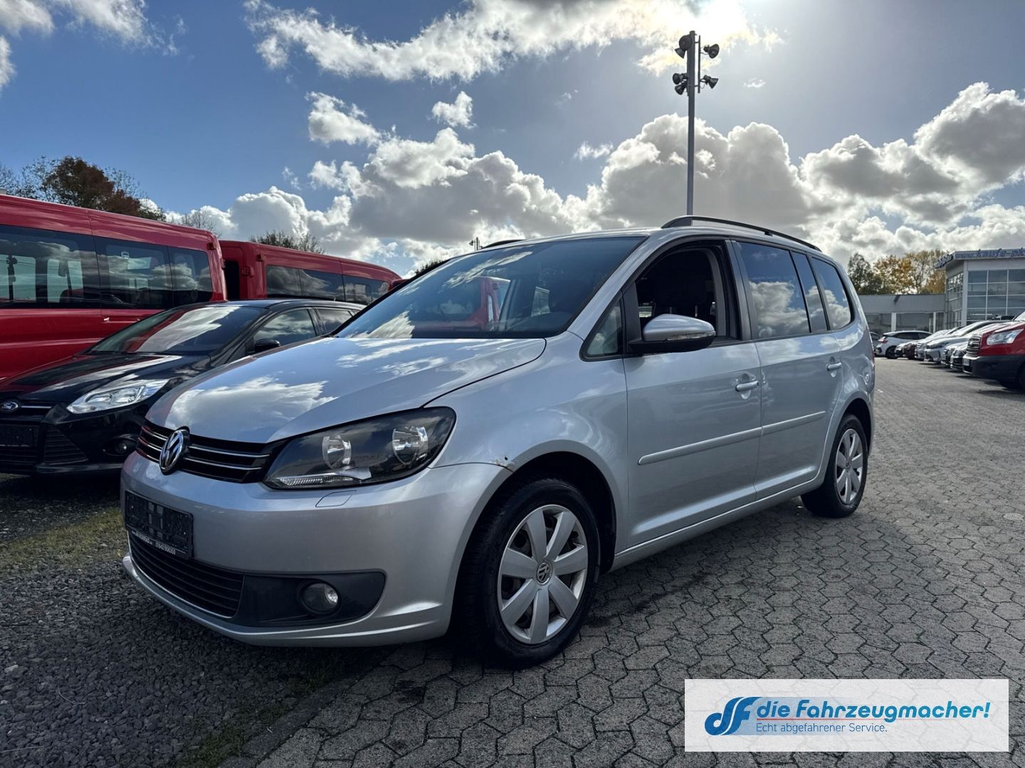 Fahrzeugabbildung Volkswagen Touran Comfortline Navi Dyn. Kurvenlicht *EXPOR