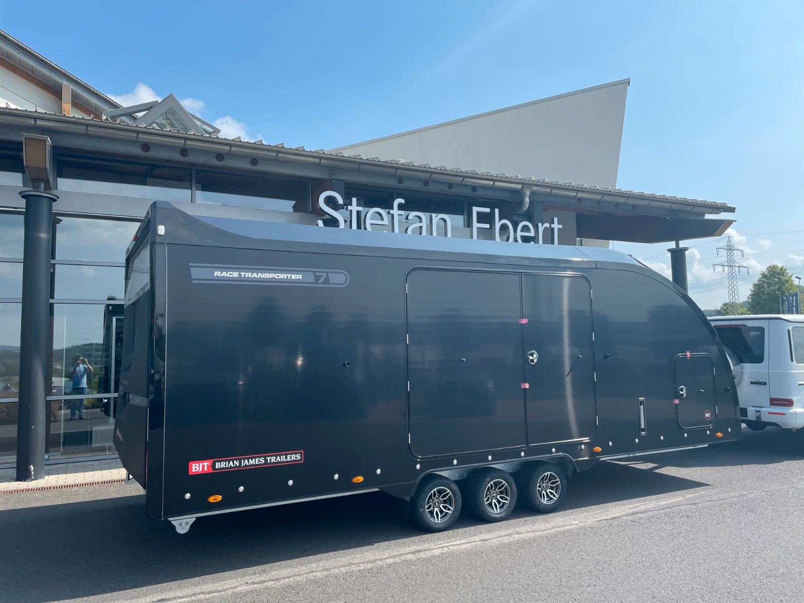Fahrzeugabbildung Brian James Race Transporter 7 / Länge: 6,16 m / 3.500 kg