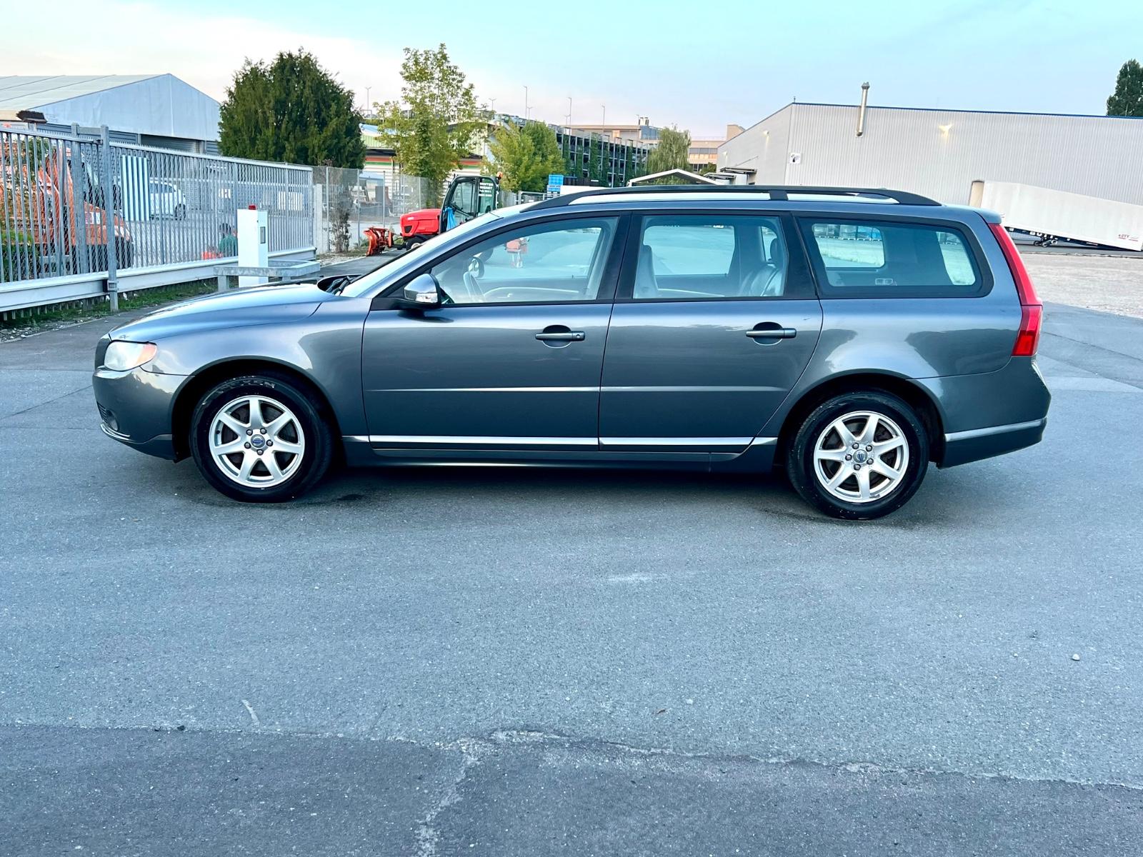 Volvo V70 2008 — photo 7