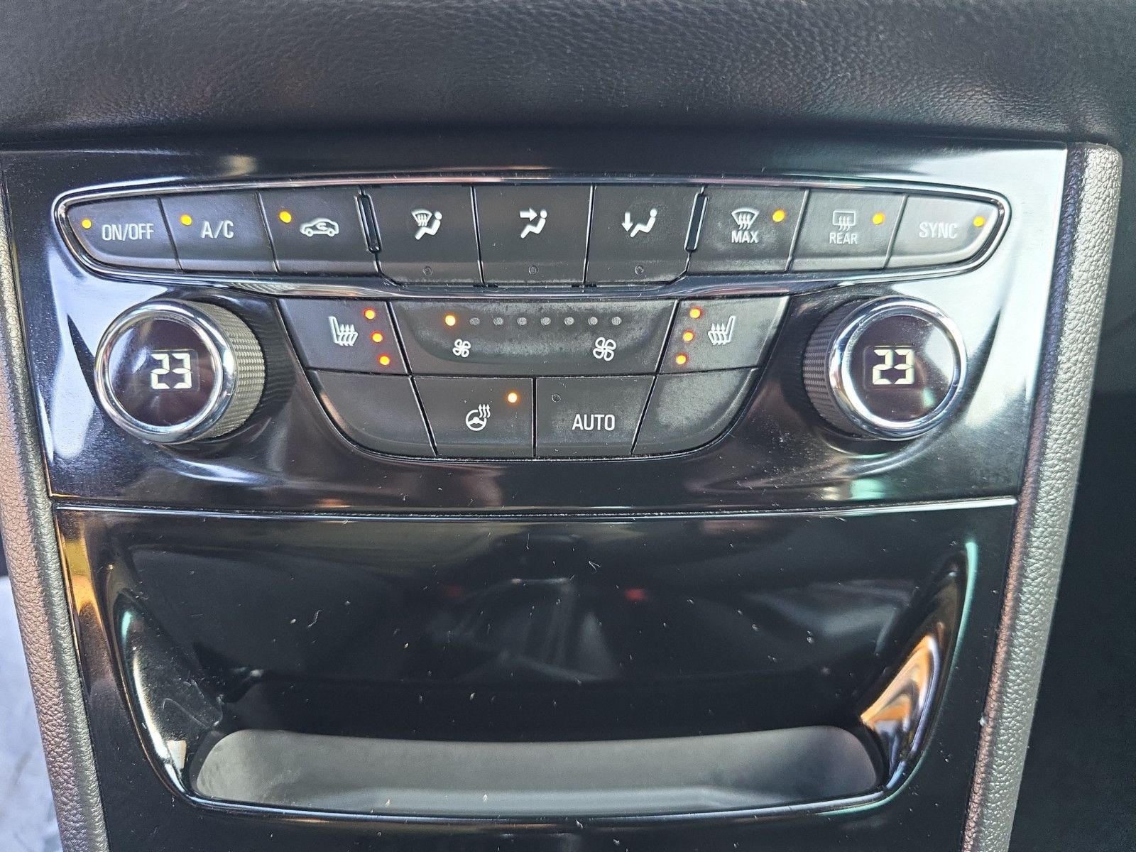 Fahrzeugabbildung Opel Astra K Dynamic+LED+NAVI+TEMPOMAT+SPURASISTENT
