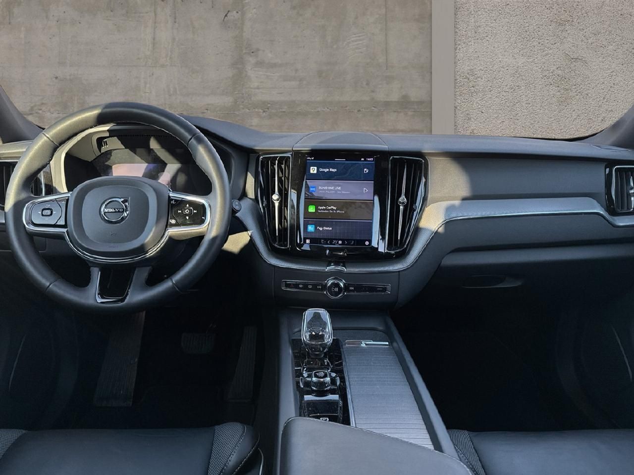 Fahrzeugabbildung Volvo XC60 B4 Diesel Plus Dark 2WD