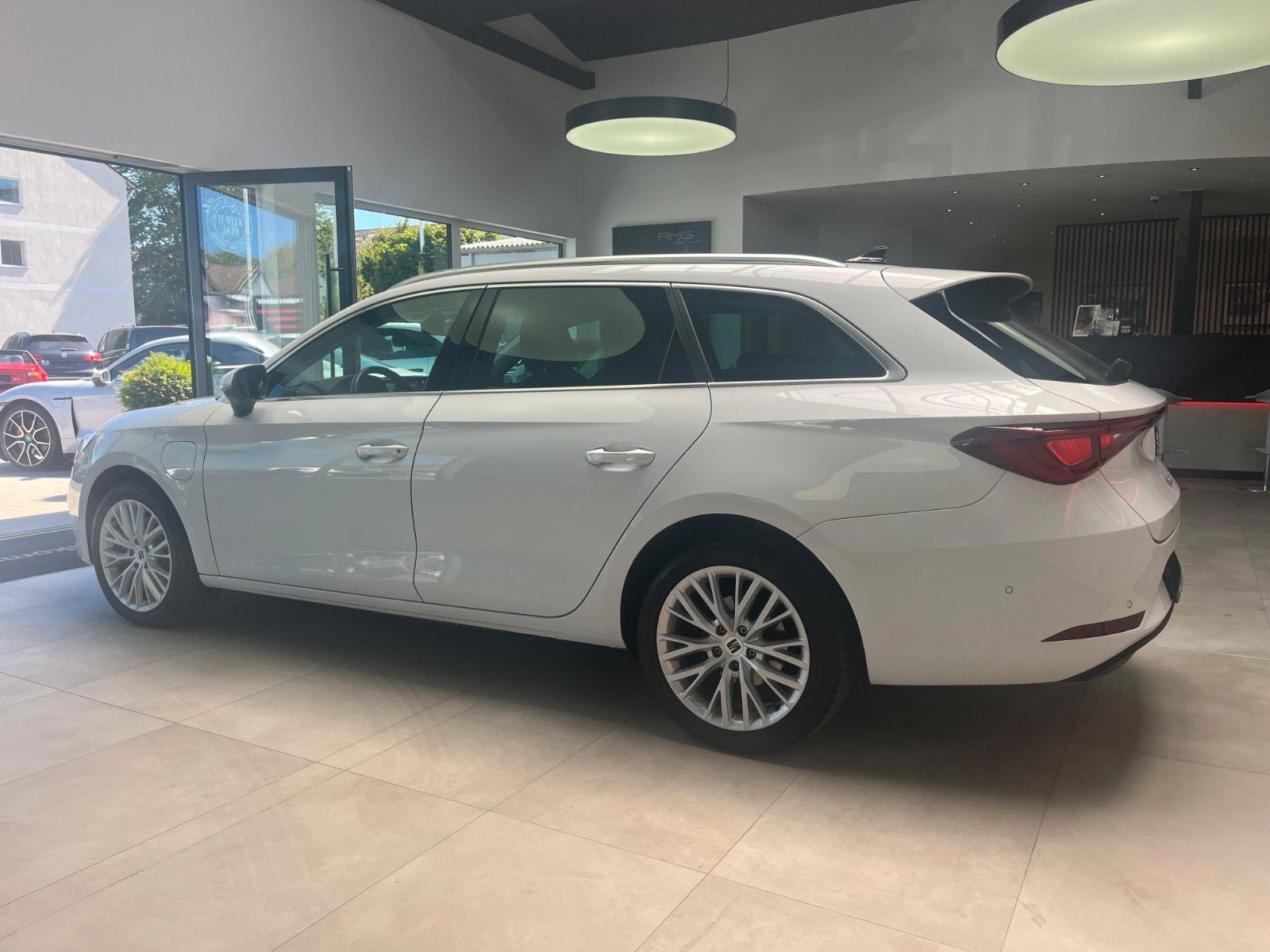 Fahrzeugabbildung SEAT Leon Sportstourer Xcellence e-Hybrid*LED*RFK*App