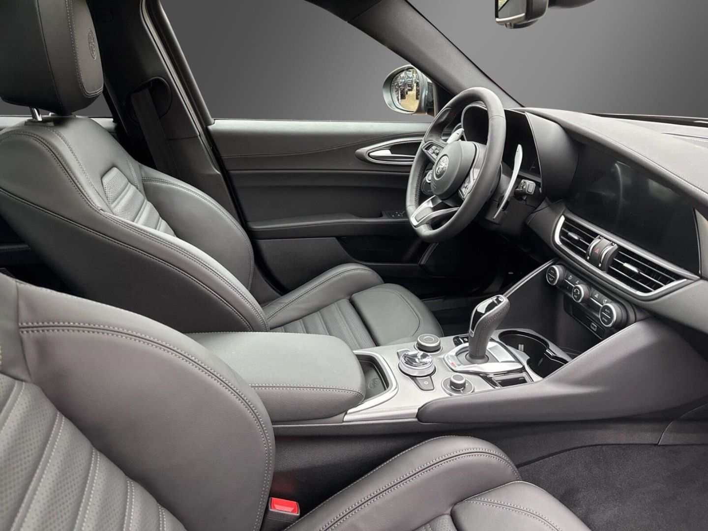 Fahrzeugabbildung Alfa Romeo Giulia 2.0Turbo Q4 Veloce +HARMAN/KARDON+PANORAM