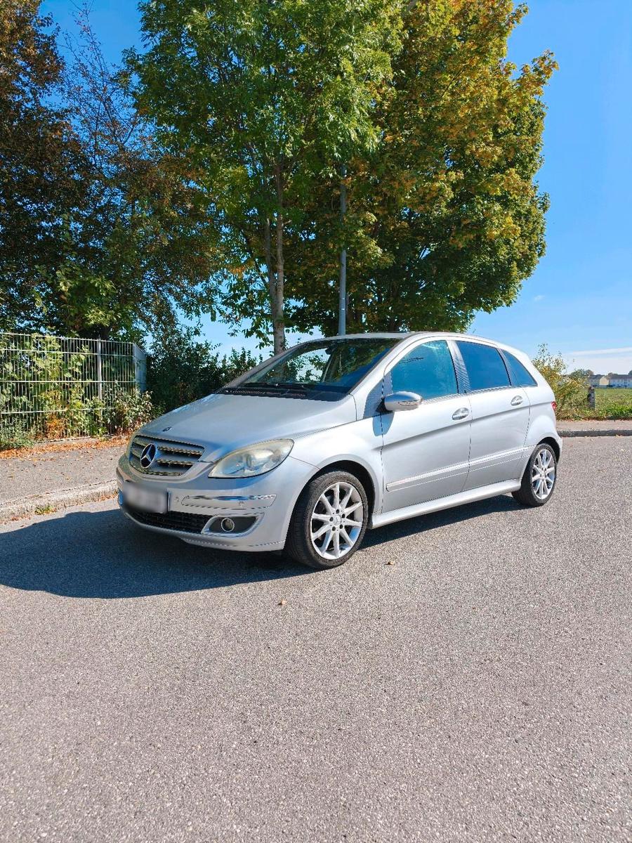 Mercedes-Benz B 200