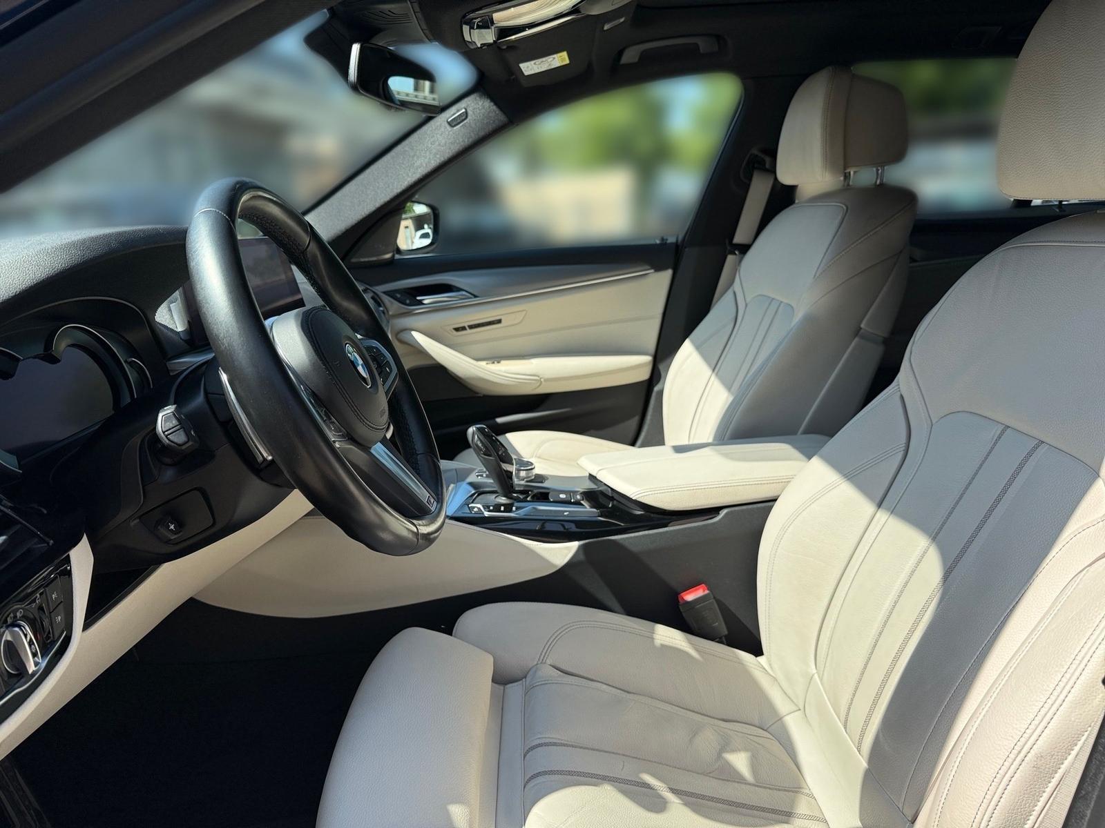 BMW 520d M SPORTPAKET+PANORAMA+AHK+MASSAGE+NIGHT VIS