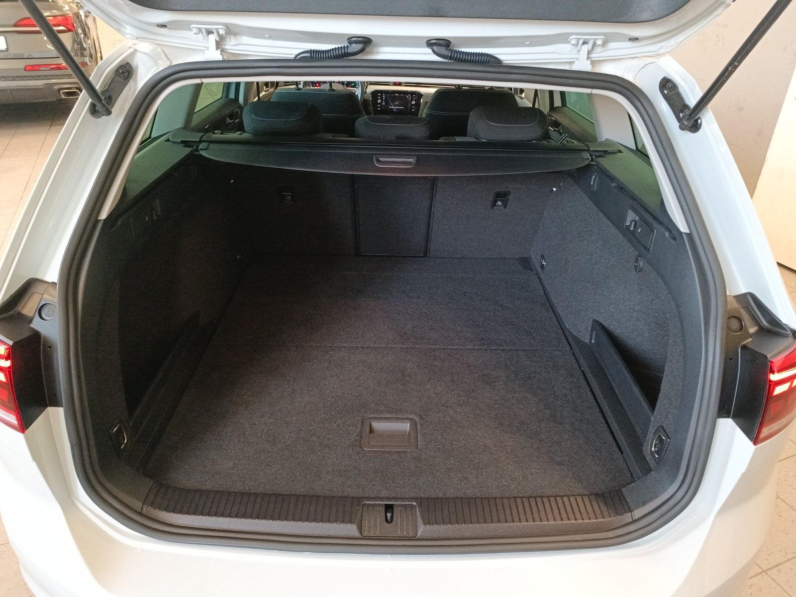 Volkswagen Passat - Bild 19