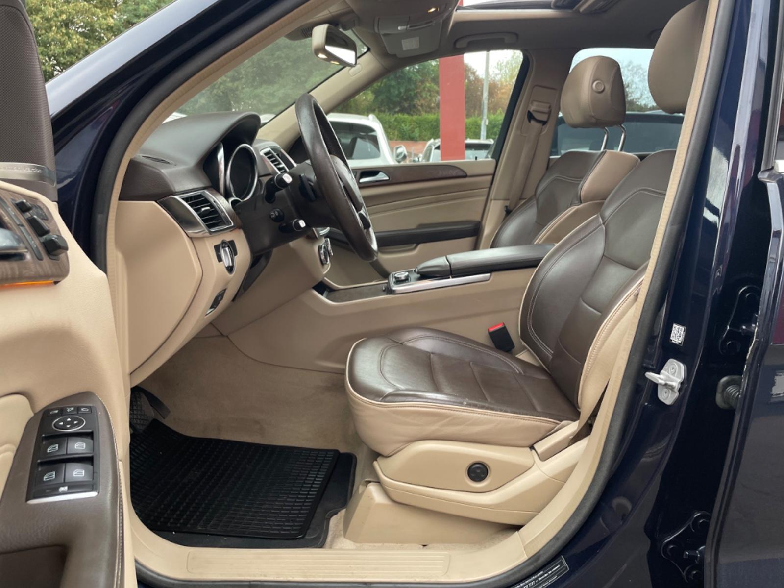 Mercedes-Benz ML 350 4Matic AMG /S-DACH/R-KAMERA/MEMORY/LEDER