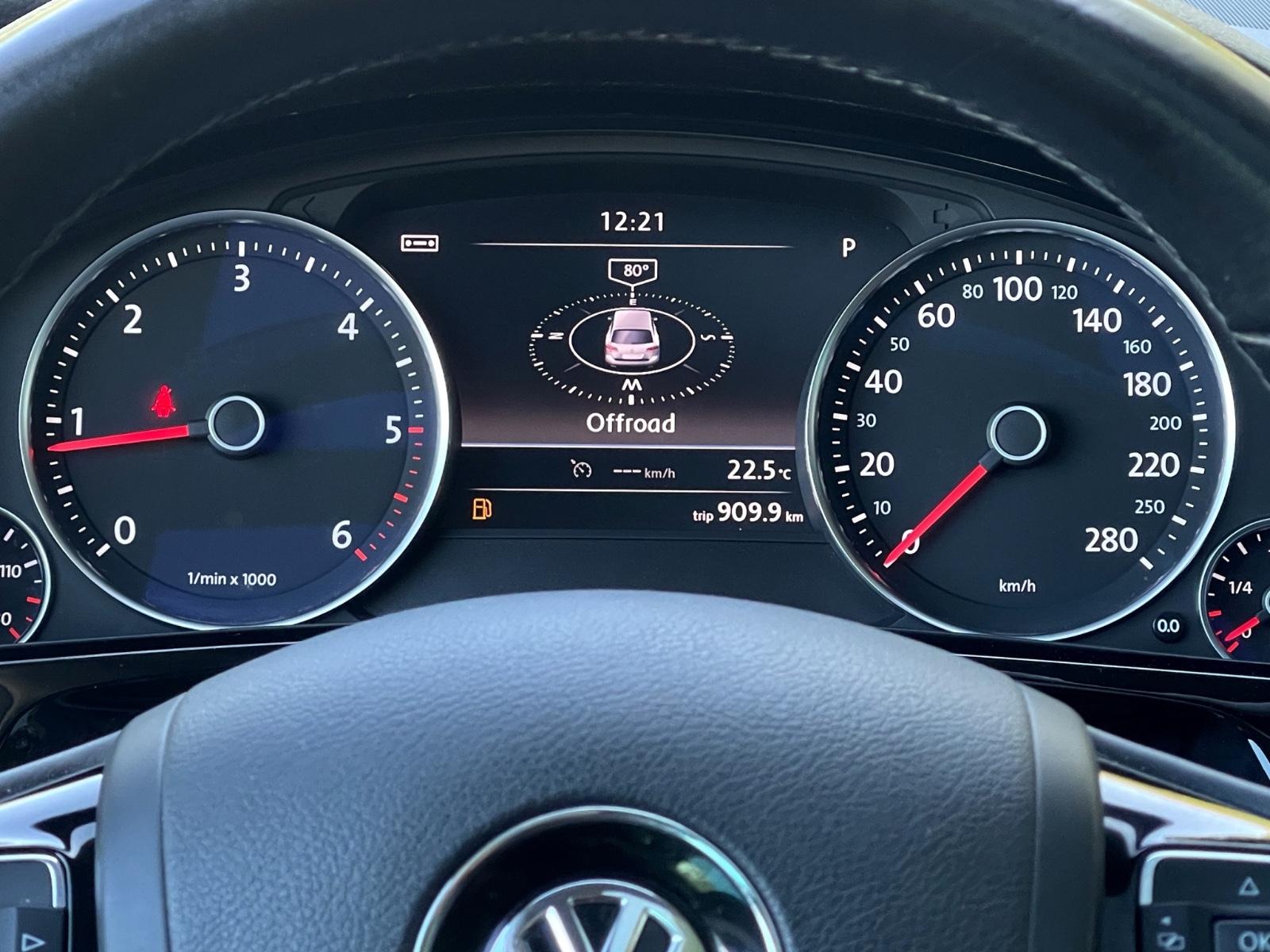 Volkswagen TOUAREG V6 TDI 4 MOTION LEDER PANORA SCHECKHEFT