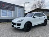 Porsche Cayenne S Diesel*4.2 V8*LEDER*BI-XENON*PANO*KAM* - Porsche in Augsburg