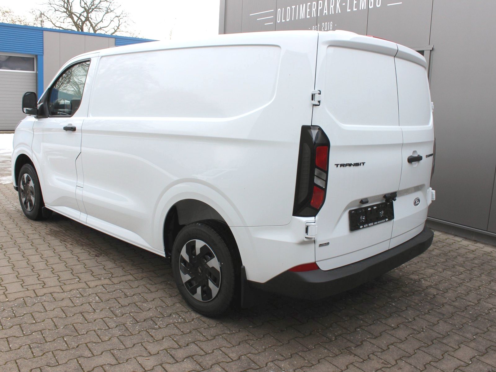 Fahrzeugabbildung Ford Transit Custom 320 L1 Trend FWD Plug-in Hybrid