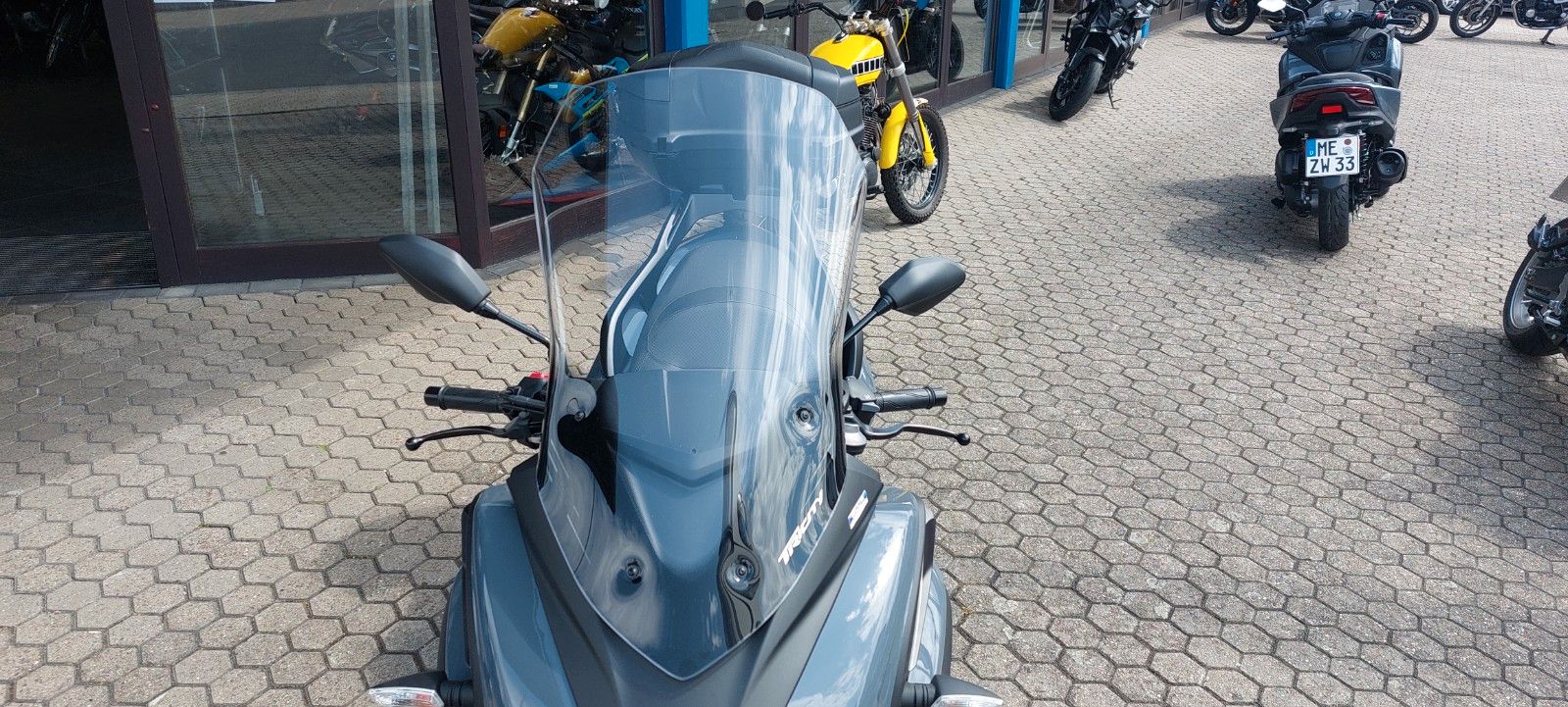 Fahrzeugabbildung Yamaha Tricity 300  25  Touring Edition  Zub für 750.-€