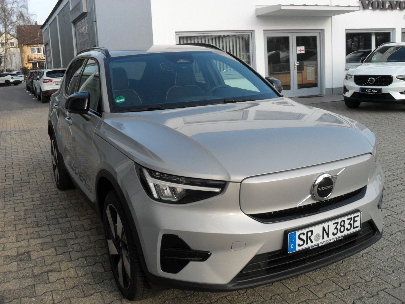 Fahrzeugabbildung Volvo XC40 Recharge Plus Single Motor Extended Range