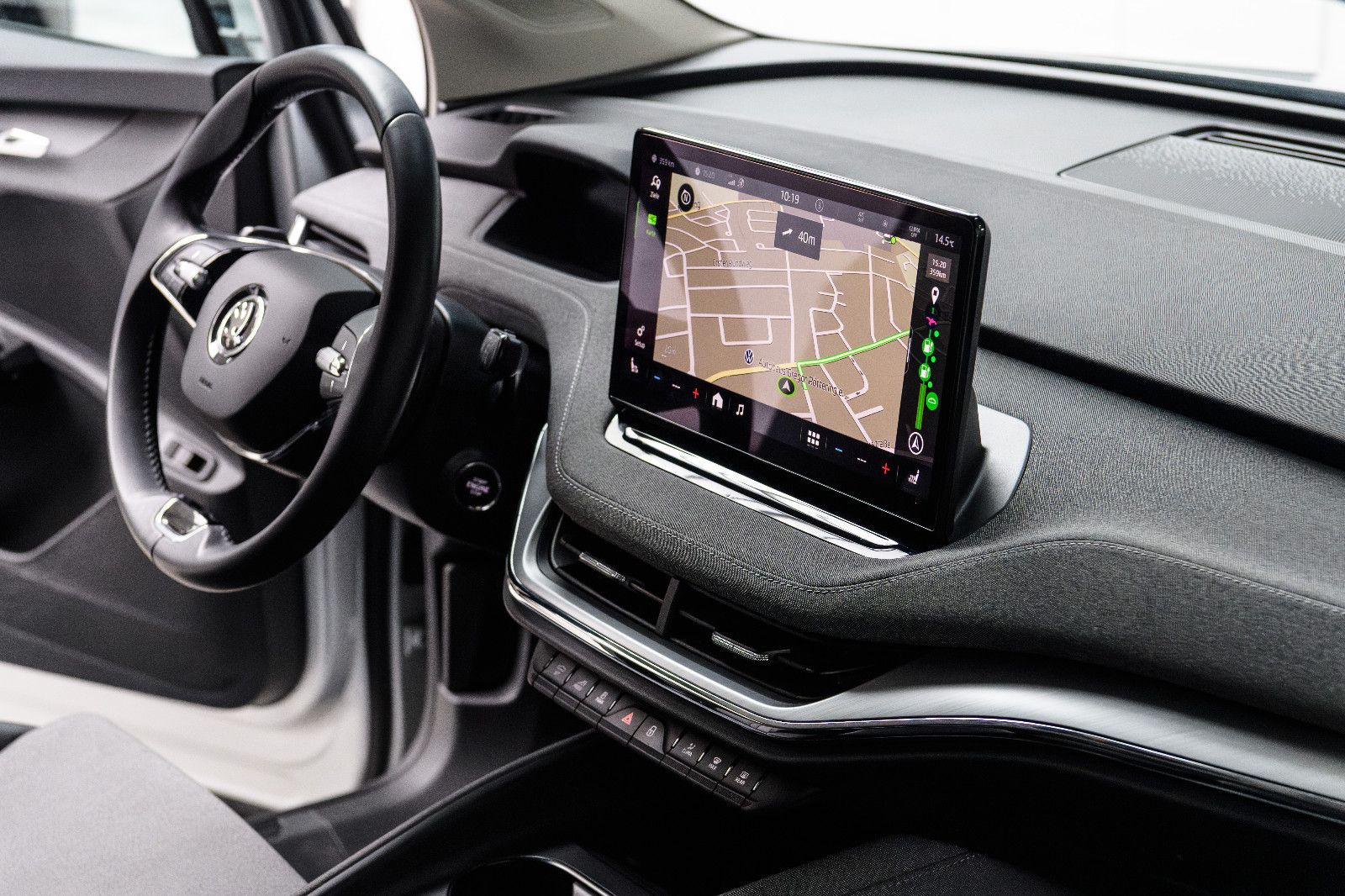 Fahrzeugabbildung SKODA Enyaq 60 Loft MATRIX-LED+RFK+NAVI+KEYLESS+SZH