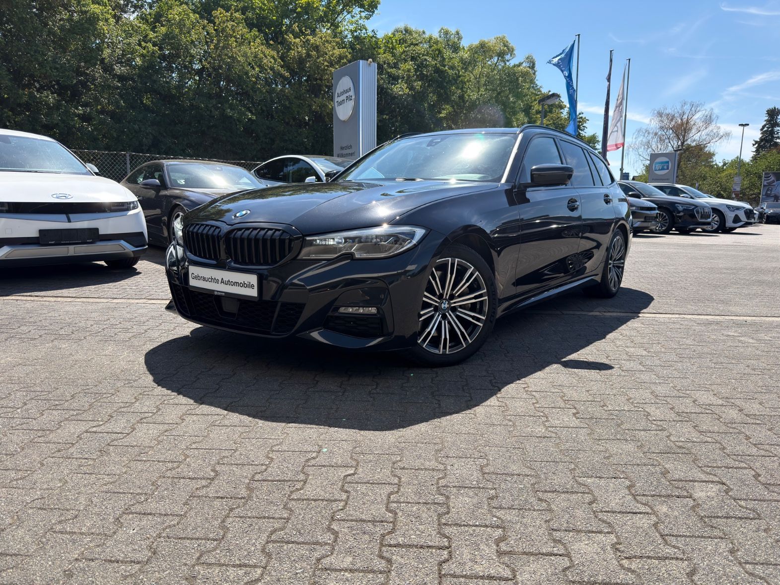 BMW 330d Touring xDrive / M-Sitze / Indiv. / Laser /