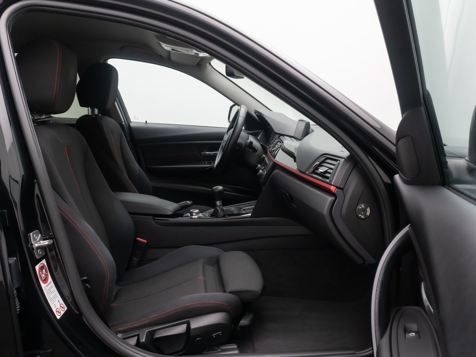 Fahrzeugabbildung BMW 320d Sport Line PDC Bi-Xenon HiFi NaviPro Lordos
