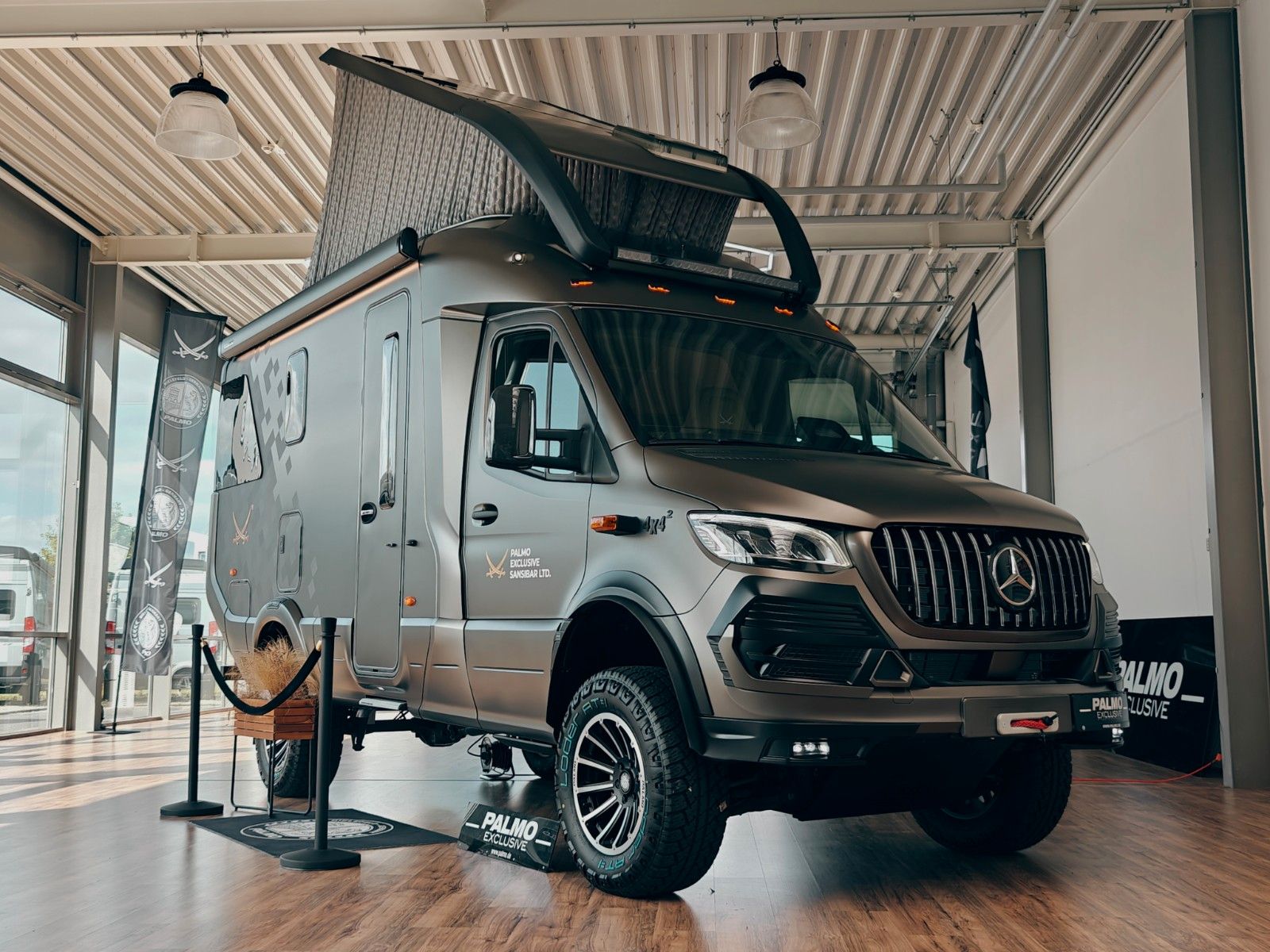 Fahrzeugabbildung HYMER / ERIBA / HYMERCAR VENTURE S 4x4² SANSIBAR LTD. by palmo