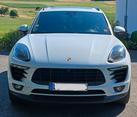 PORSCHE Macan S Diesel/PANO/PASM/PDL/PCM/AHK/STANDH/21"