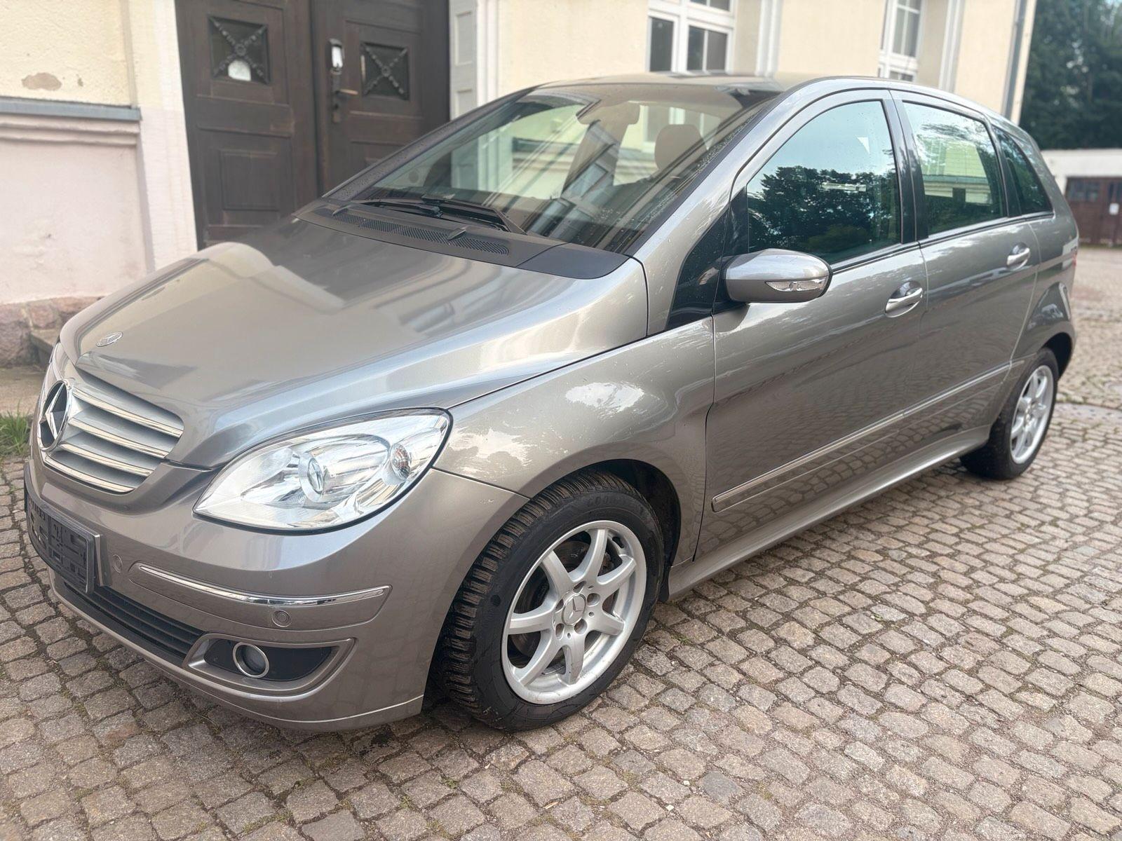 Mercedes-Benz B 200