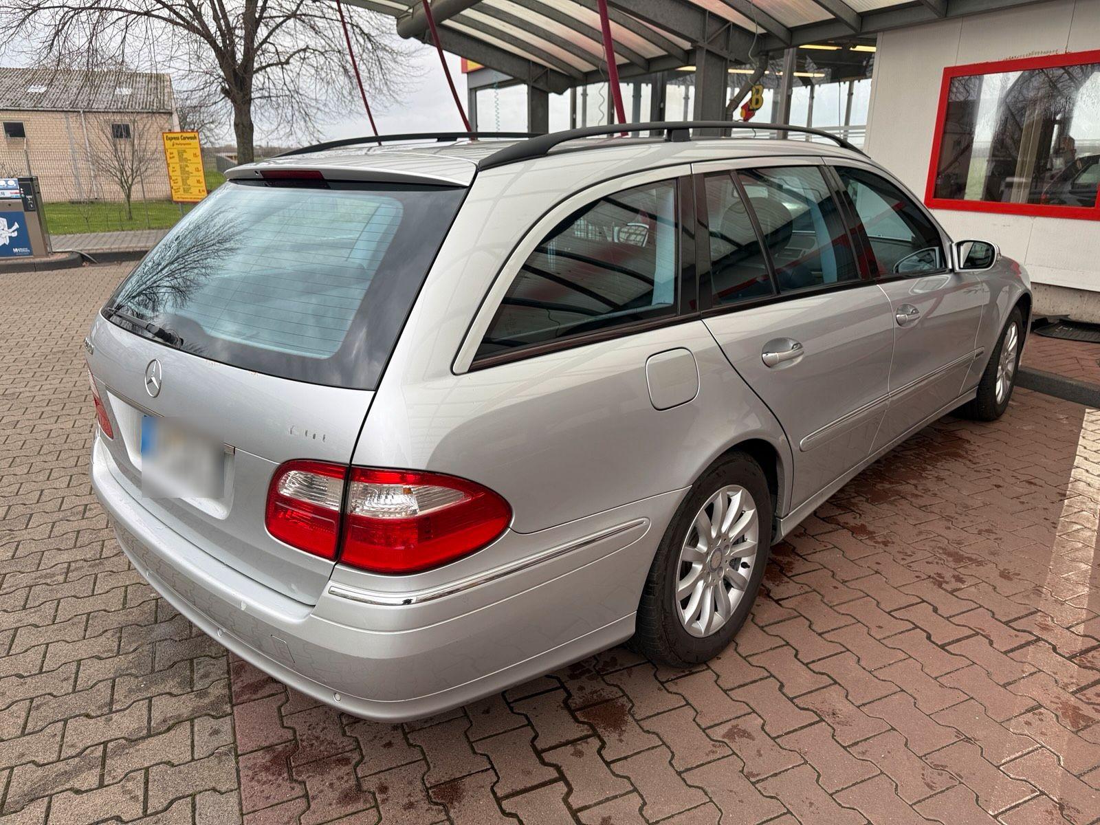Mercedes-Benz E280 2005 — interior
