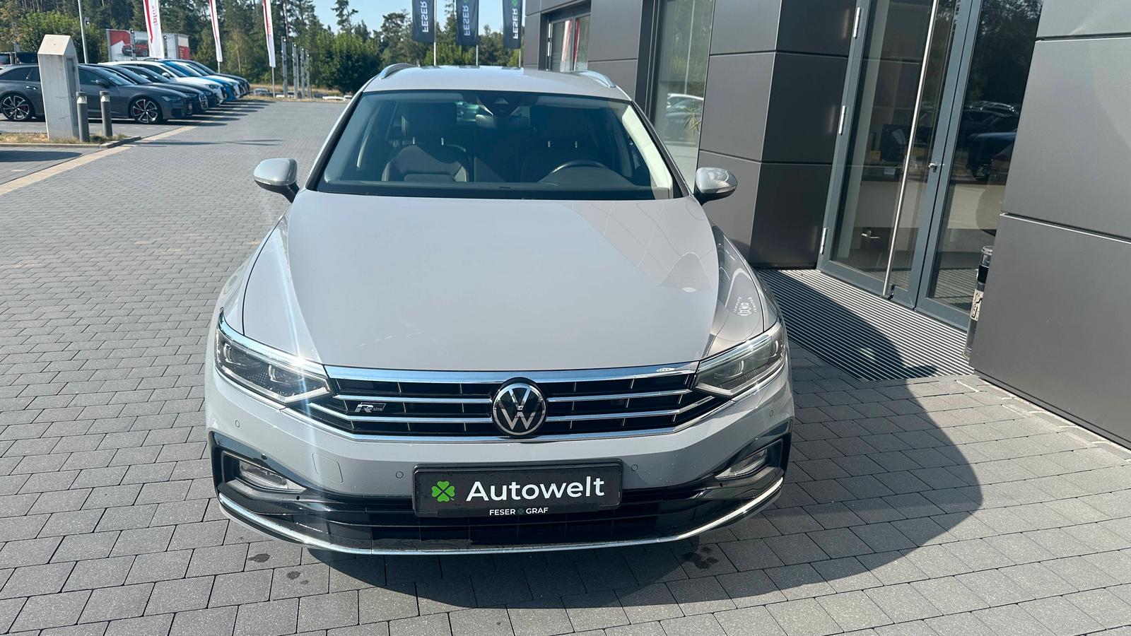 Volkswagen Passat 2.0 TDI R Line AHK STHZ VIRT 18", миниатюра 3