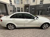 Mercedes-Benz C 180 - Mercedes-Benz 220 mit Benzin-Antrieb: Automatik