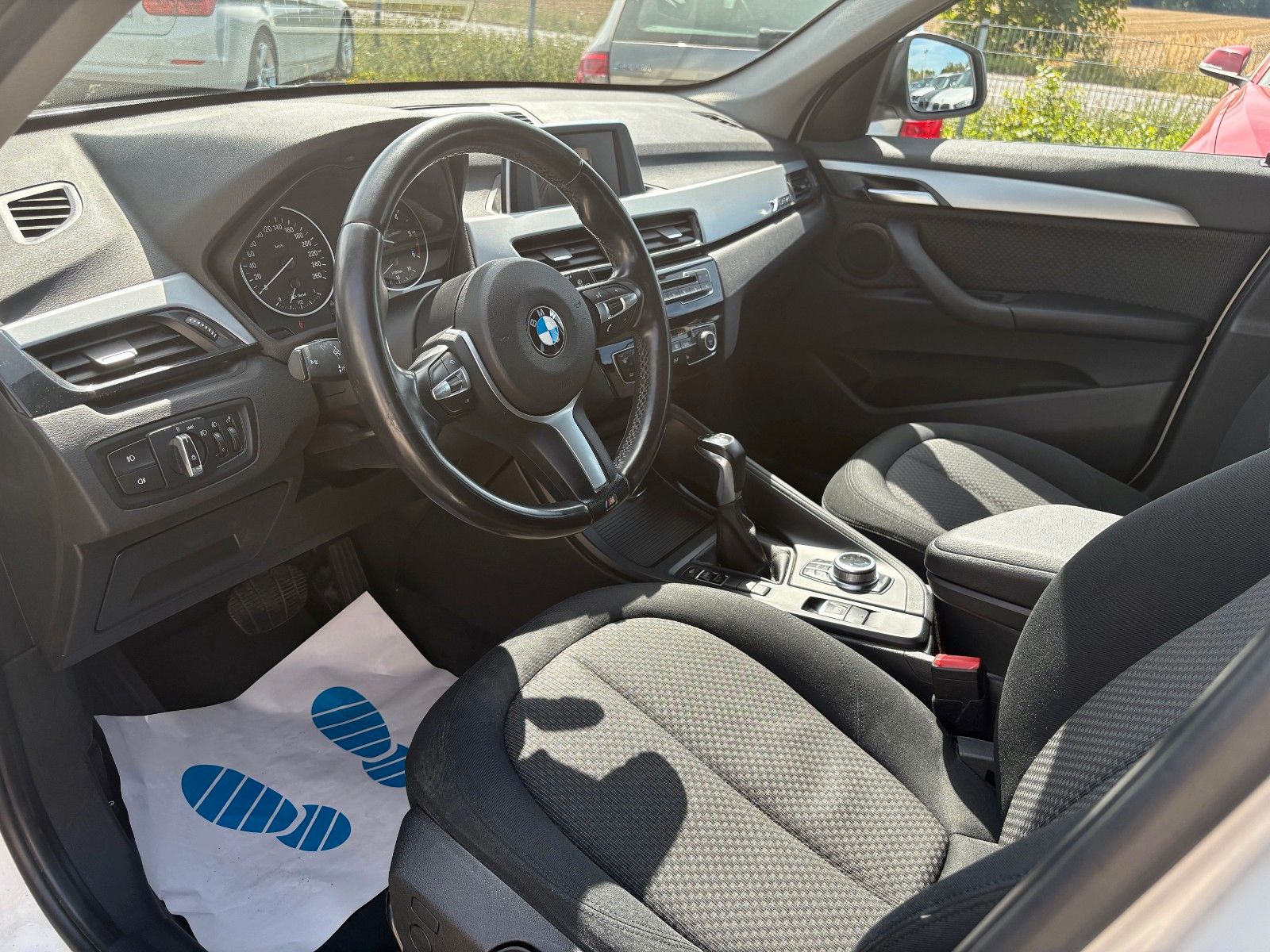 Fahrzeugabbildung BMW X1 xDrive18d Aut. Navi M SPORTLENKRAD Scheckheft