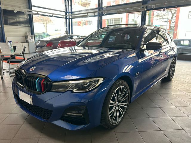 BMW 330 e  Touring M Sport*LEDER*RFK*PANO*HEAD-UP*