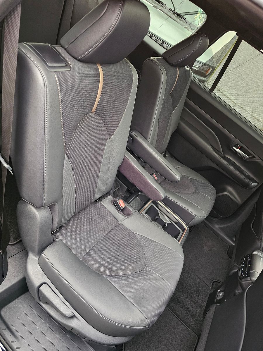 Fahrzeugabbildung Toyota GRAND Platinum Max T1: 68.000 EURO Stock !!!