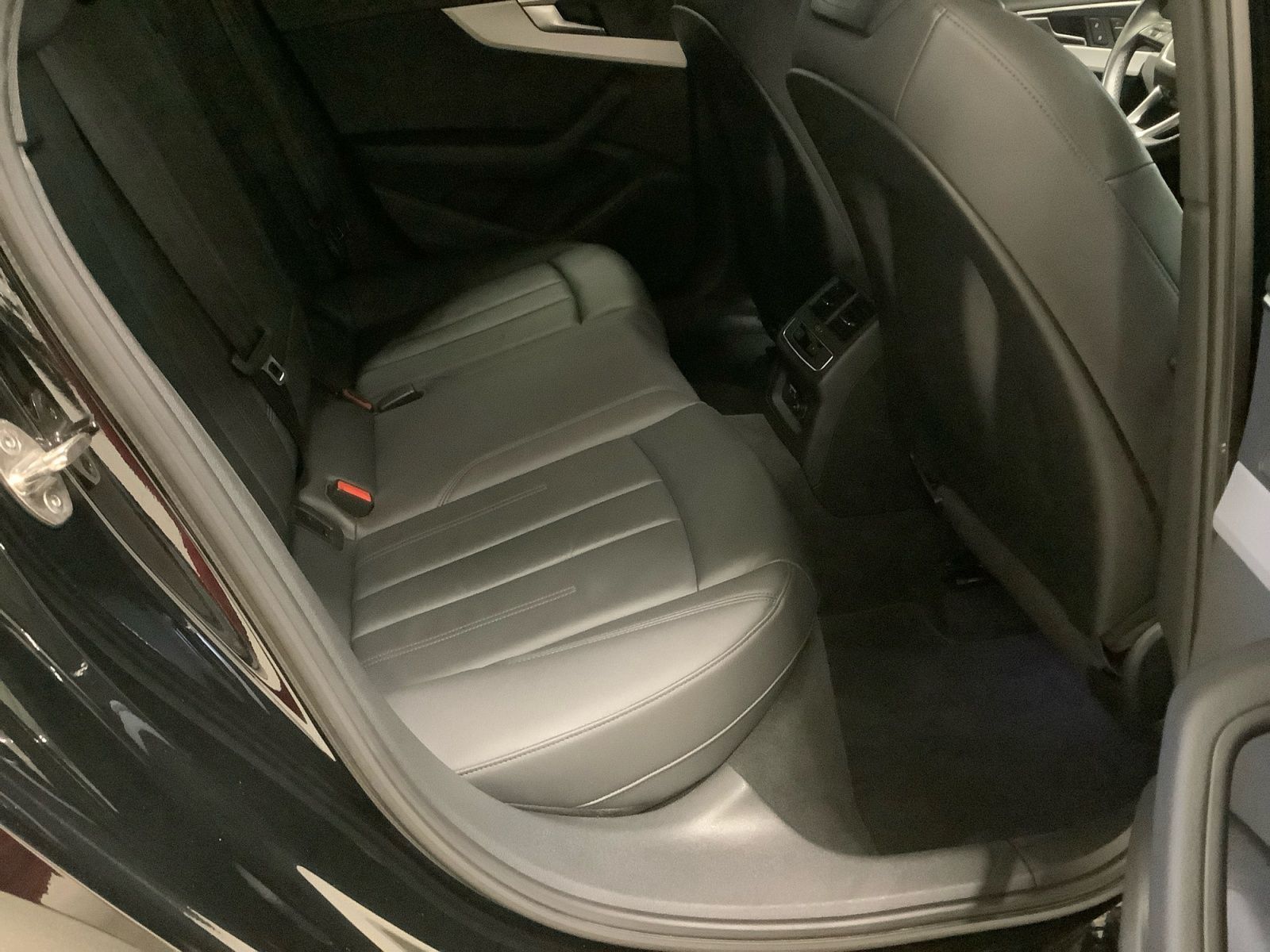 A4 Avant advanced 35 TFSI S tronic,AHZV,Navi,ACC