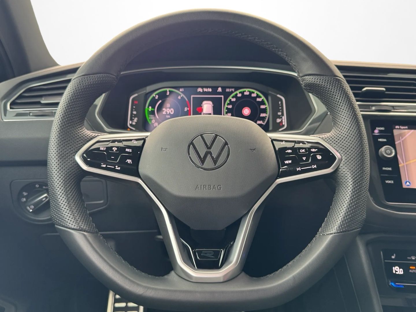 Tiguan 2.0 TDI 4M R-LINE *AHK*MATRIX*EASYOPEN*