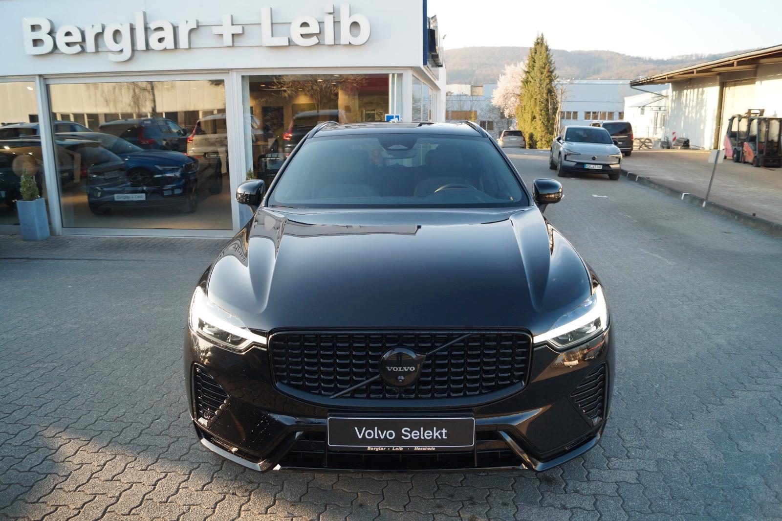 Volvo XC60 B5 Benzin AWD Plus Black Edit. Aut/AHK/360°
