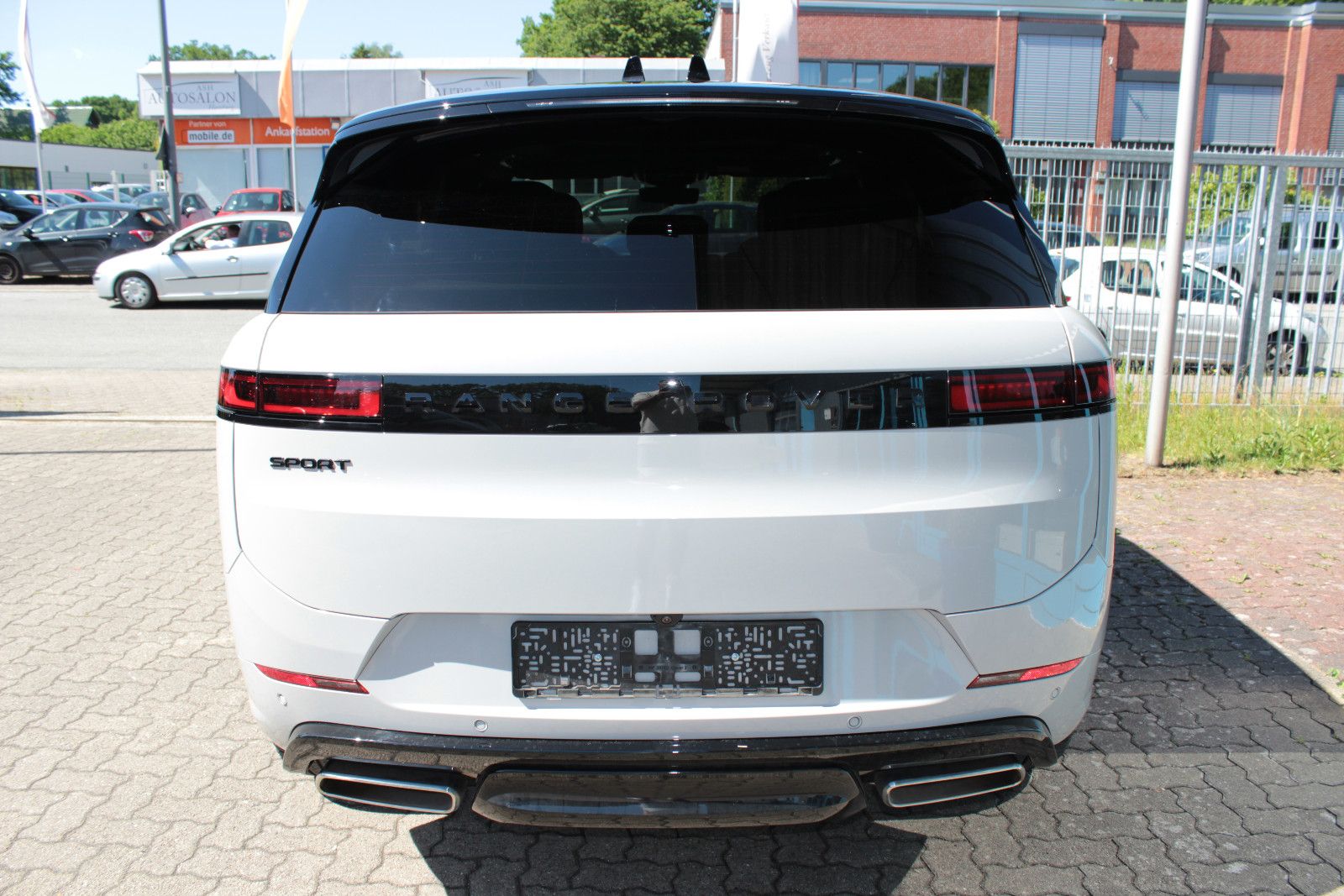 Fahrzeugabbildung Land Rover P460e Dynamic HSE *Borasco* *AHK* *23"*