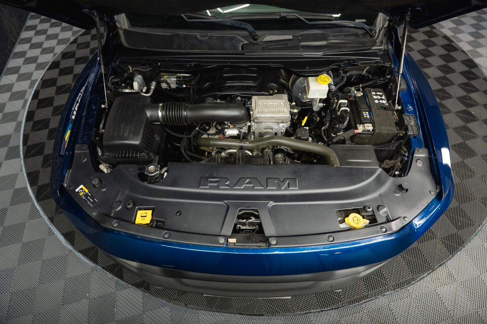 Fahrzeugabbildung Dodge RAM 5.7 V8 HEMI 4x4 LARAMIE TRX OFFROAD PAKET