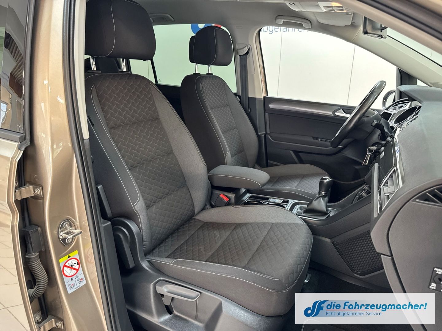 Fahrzeugabbildung Volkswagen Touran Join Start-Stopp StandHZG AHK-klappbar Na