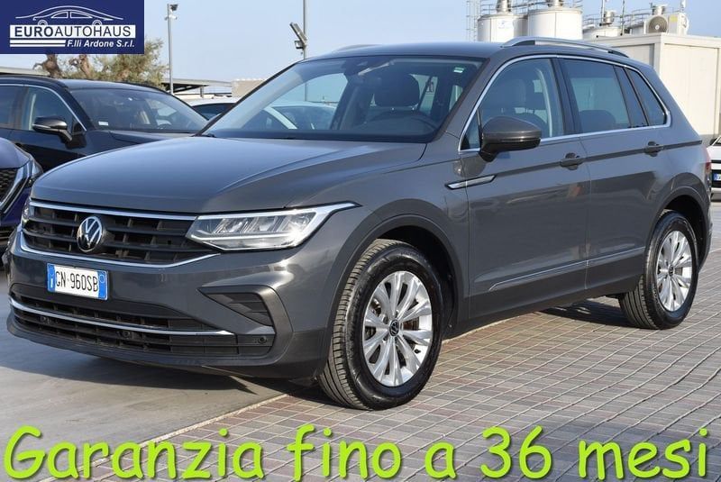 Volkswagen Tiguan - 1