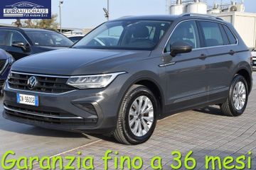 Volkswagen Tiguan - 1