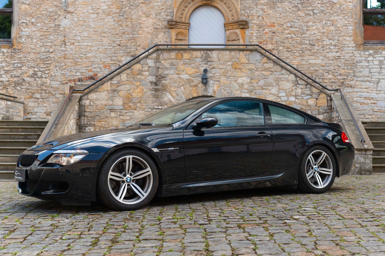 Fahrzeugabbildung BMW M6 Coupé Manual 1/323 Head Up Individual Audio