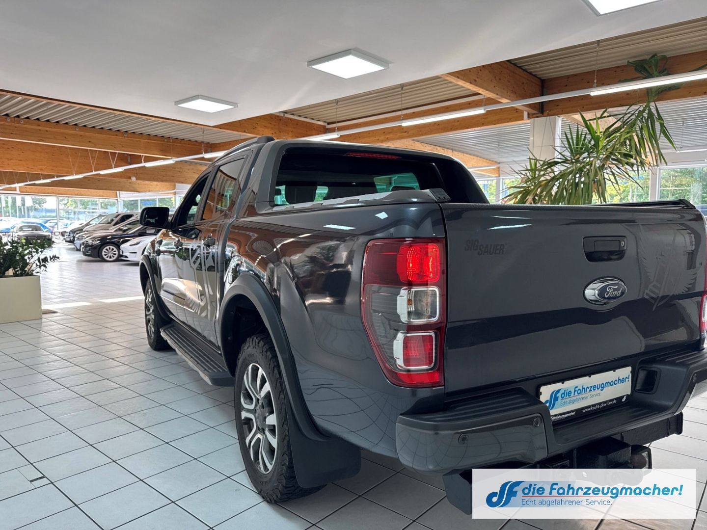 Fahrzeugabbildung Ford Ranger Wildtrak DoKa 4x4 3.2TDCi Automatik AHK N