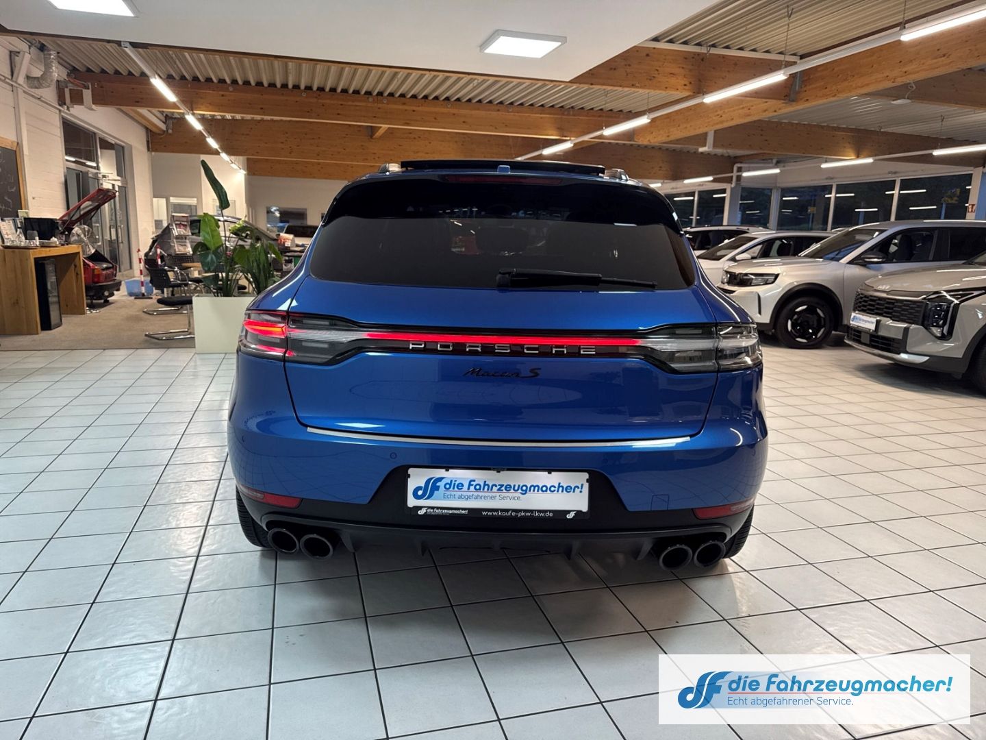 Fahrzeugabbildung Porsche Macan S El. Panodach Navi Memory Sitze Soundsyst