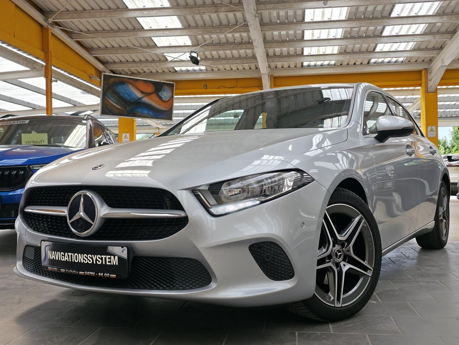 Mercedes-Benz A200 Progressive + Business + Navi + 18"AMG