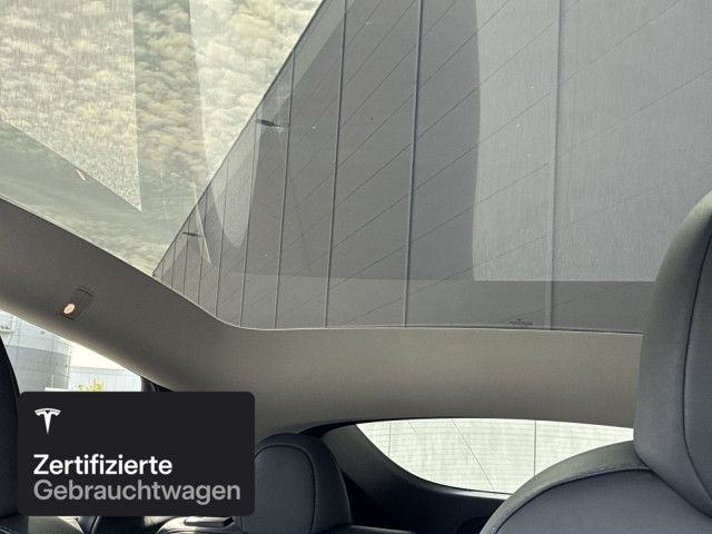 Tesla Model Y Long Range AWD foto 18