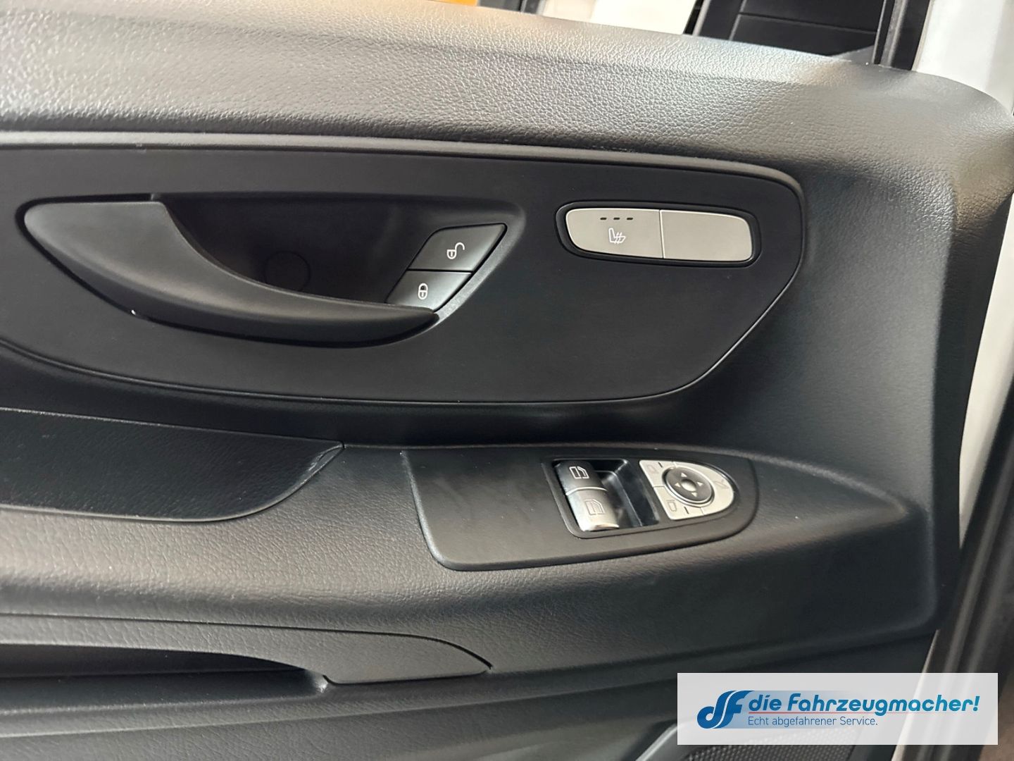 Fahrzeugabbildung Mercedes-Benz Vito Kasten 116 CDI RWD PRO lang Navi Apple CarP