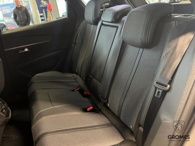 Fahrzeugabbildung Peugeot 3008 Hybrid4 300 Allure Pack ACC SHZ 360 7,4kW A